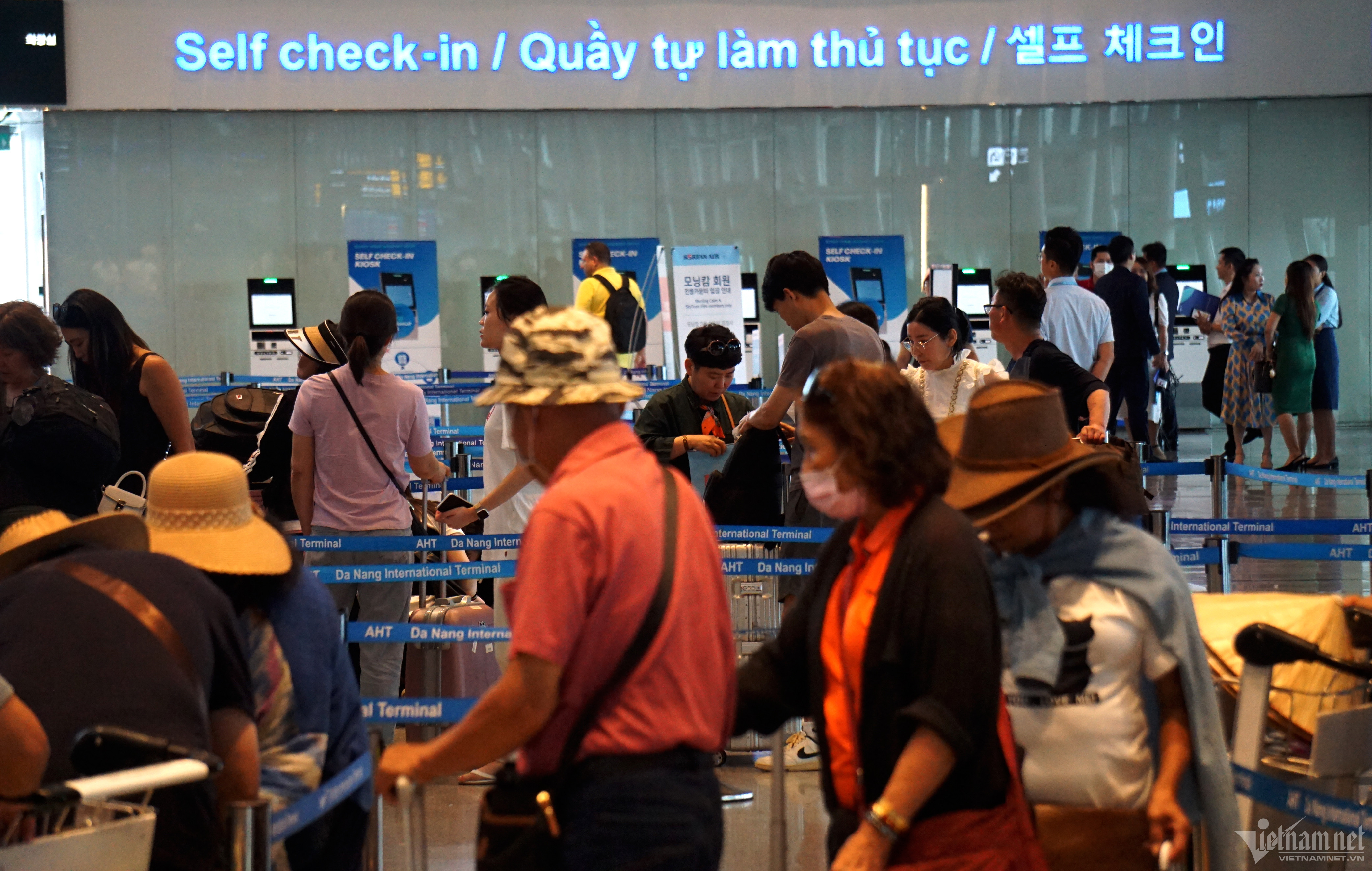 Từ ngày 1/8, du khách có thể tự làm thủ tục check-in tại sân bay quốc tế Đà Nẵng. (Nguồn ảnh: Lấy từ trang Vietnamnet)